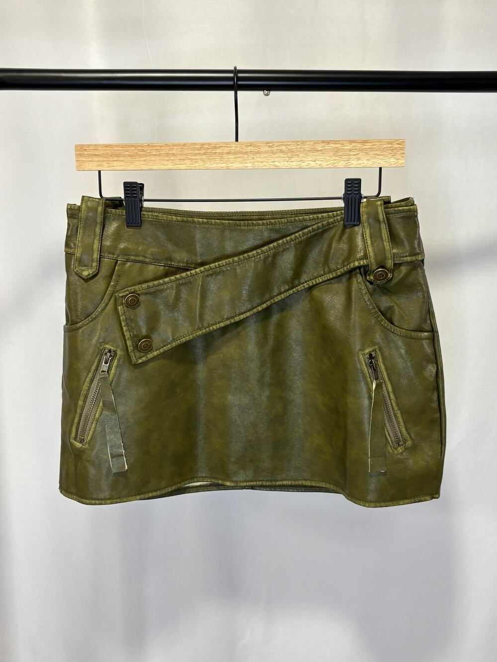 Charming Bunny Chic Olive Green Faux Leather Mini Skirt M